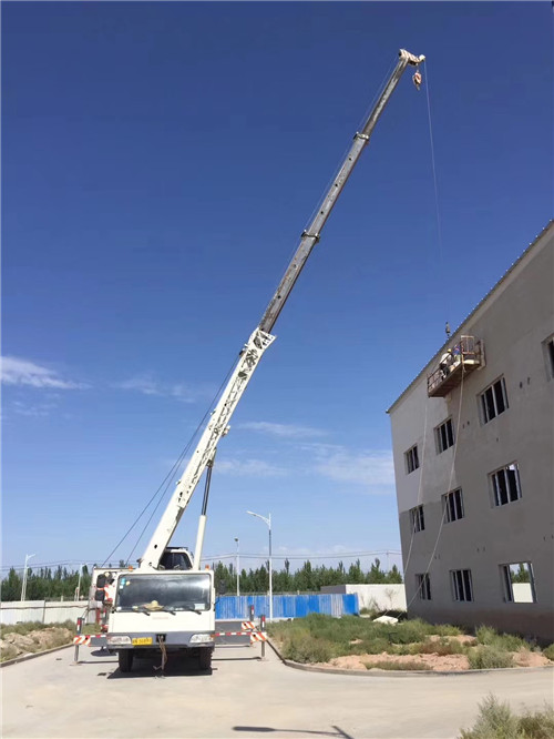 贡山“轻装强干”—— 吊车的 “轻量化臂架” 技术